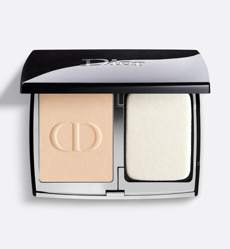 Dior - Dior Forever Natural Velvet Transfer-proof compact foundation - 90% natural-origin ingredients