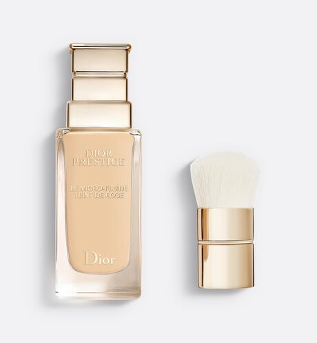 Dior - プレステージ ル フルイド タン ドゥ ローズ (SPF25/PA+++) ローズ ゴールドのマイクロ ピグメント配合で、バラ色に染まるような美しい艶肌へ