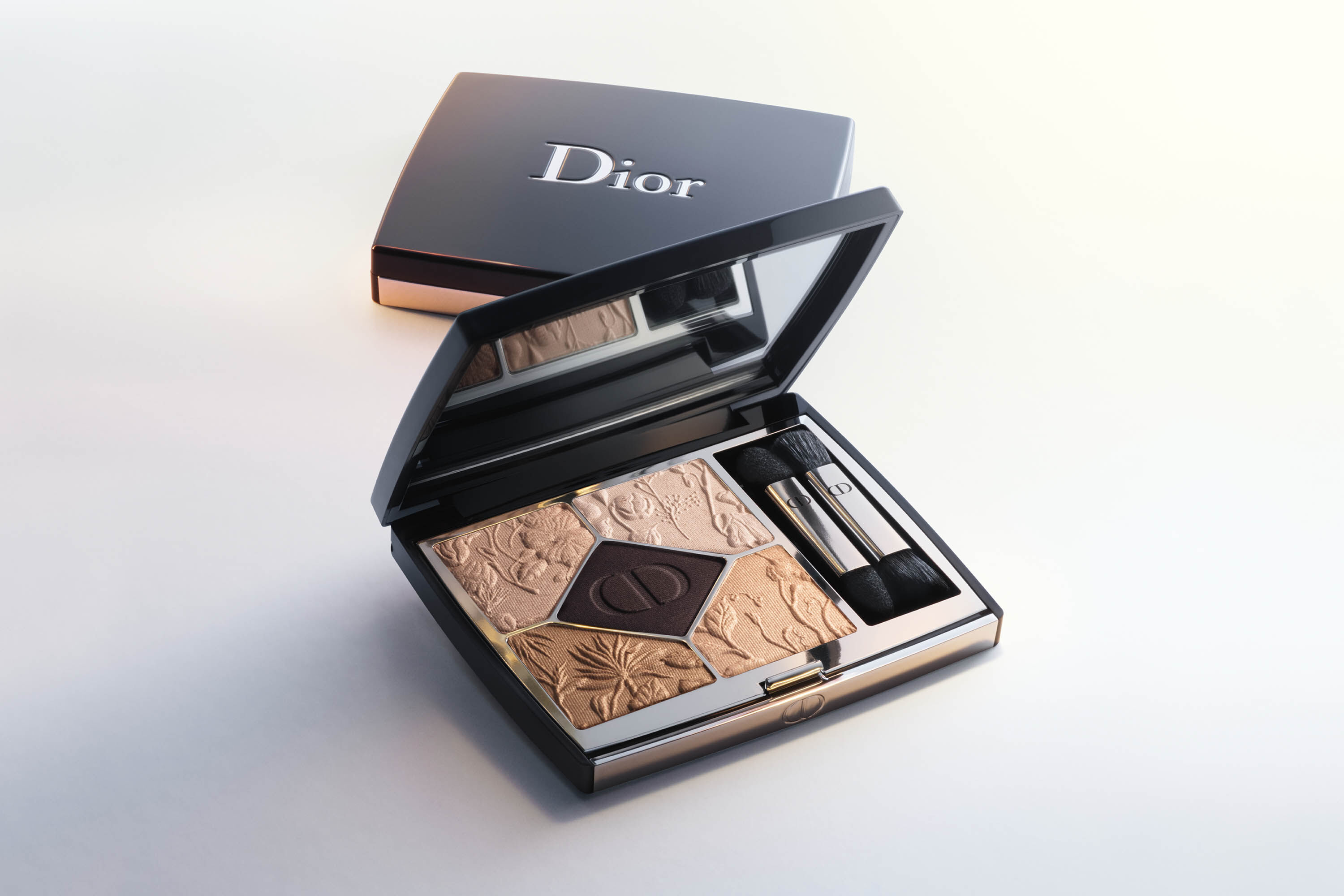 Zoom view - Image 2 - Dior - 5 Couleurs Couture - Limited Edition Eye palette - 5 eyeshadows - floral pattern - high color - creamy texture - 2