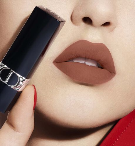 Dior - Rouge Dior Refillable lipstick with 4 couture finishes: satin, matte, metallic & new velvet - 17 Open gallery