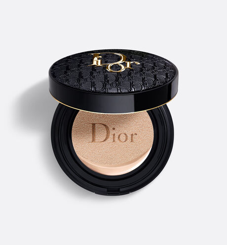 Dior - Dior Forever Perfect Cushion – Limitierte Diormania Gold Edition Frische Foundation – 24-Stunden-Halt* und 24 Stunden Feuchtigkeitspflege** – leuchtend mattes Finish