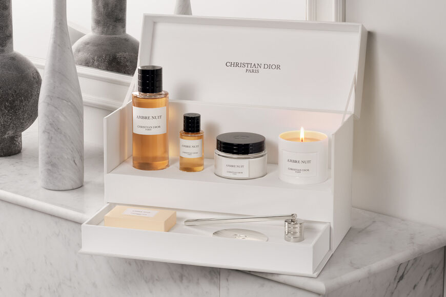 Dior - Ambre Nuit Luxury Set Art of living gift set - fragrances, body creme, soap, candle and accessories Open gallery