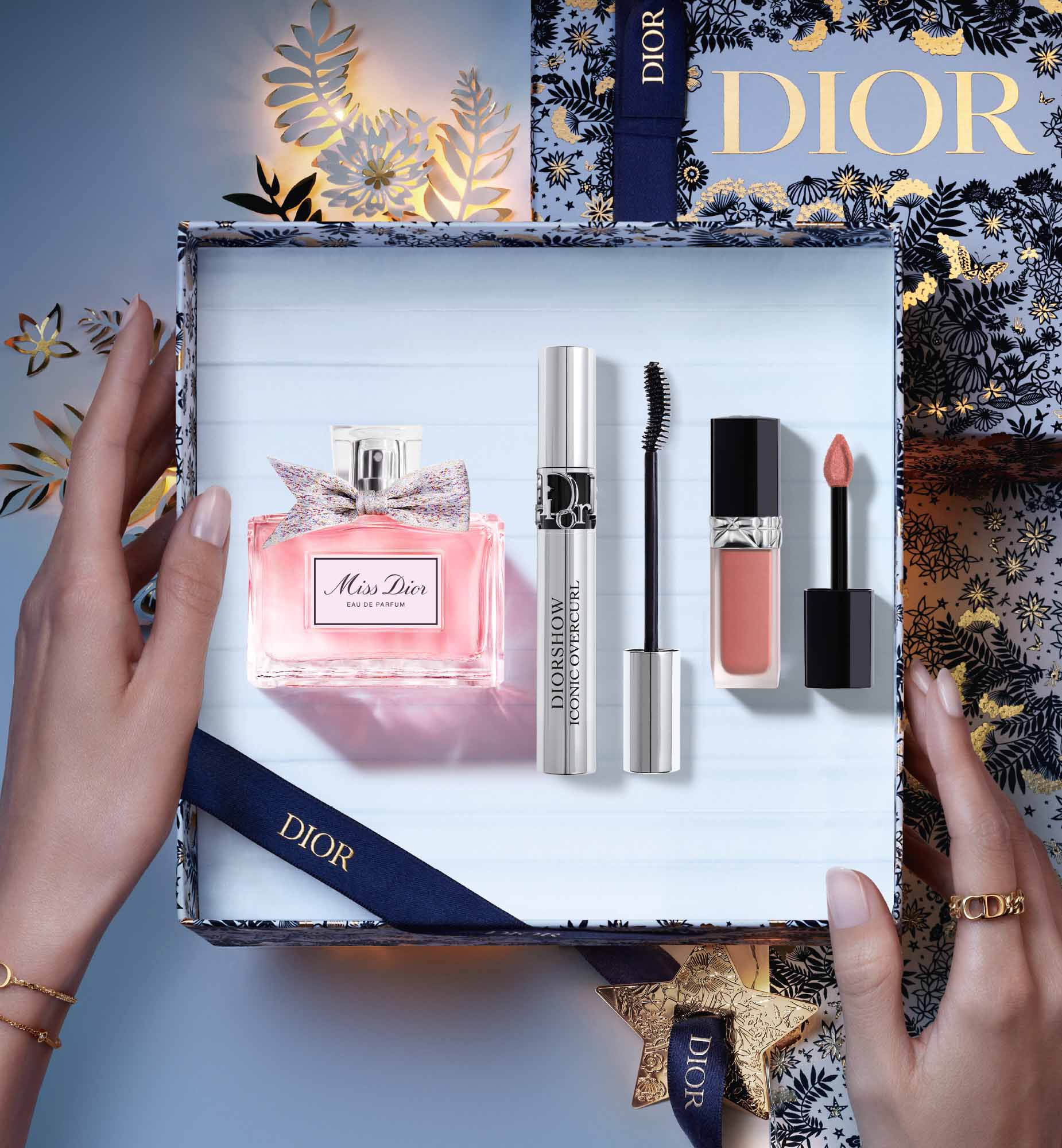 DIOR Receive a Complimentary DIOR 4Piece Gift Set with any 165 Dior Beauty  or Womens Fragrance Purchase  Macys