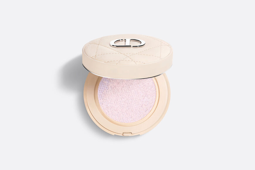 Dior - Dior Forever Cushion Powder - Limited Edition Ultra-fine and fresh comfort loose powder - transparency, perfection and long wear Open gallery