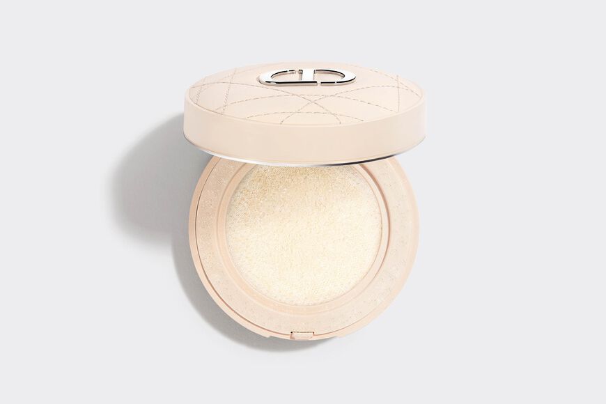 Dior - Dior Forever Cushion Powder - Golden Nights Collection Limited Edition Ultra-fine skin fresh loose powder - long-wear translucent perfection - floral extract-enriched Open gallery