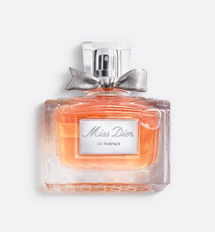 Le Parfum - SV - MADEMOISELLE - La versión de la tan aclamada Miss Dior Christian  Dior dijo: “Hacedme una fragancia que huela a amor”. Y sus deseos fueron  órdenes. La fragancia