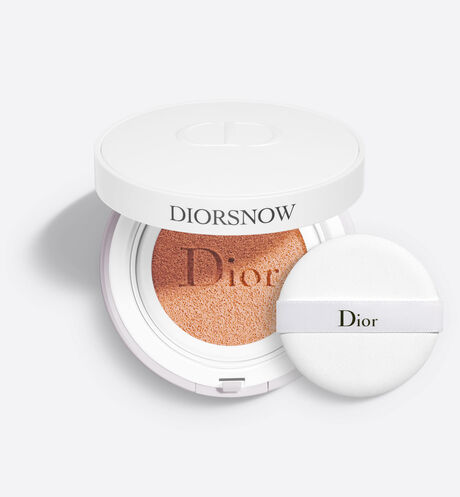 Dior - ディオール スノー UV シールド クッション (SPF 50/ PA+++) ローズの光を灯し、雪のような透明感へ導くスキンケアクッション