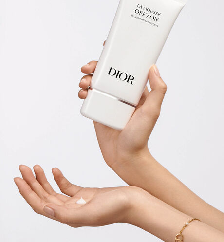 Dior - La Mousse OFF/ON Foaming Cleanser Anti-pollution foaming cleanser with purifying french water lily - 3 Open gallery