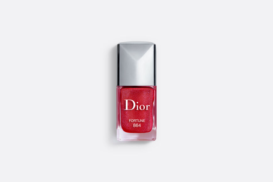 Dior - Dior Vernis Nail lacquer - couture colour - shine and long wear - gel effect - protective nail care - 17 Open gallery