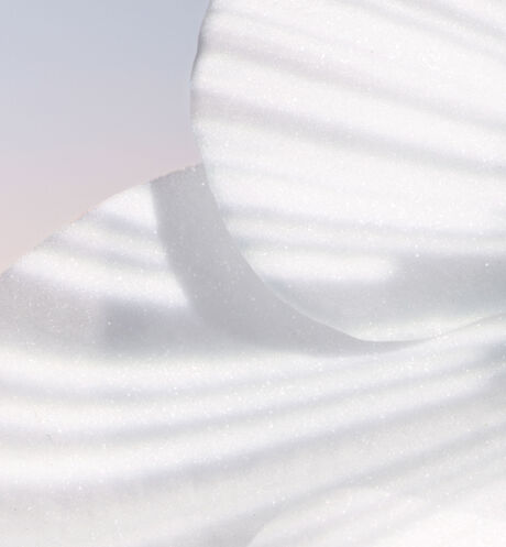 Dior - ディオール スノー アルティメット UVシールド 50+ (日焼け止め乳液)(SPF 50+/PA++++) - 2 aria_openGallery