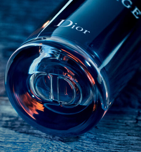 Dior - Sauvage Parfum Perfume - notas cítricas e amadeiradas - refilável - 3 aria_openGallery