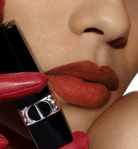 Dior - Rouge Dior Refillable lipstick with 4 couture finishes: satin, matte, metallic & new velvet - 179 Open gallery