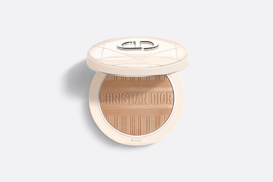 Dior - Dior Forever Couture Luminizer - Dioriviera Limited Edition Long-wear highlighter - intense highlighting powder - 99% pigments of natural origin - 2 Open gallery
