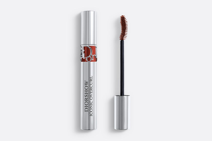 Dior - Diorshow Iconic Overcurl - Dior en Rouge Limited Edition Spectacular volume and curl mascara - 24h wear - enriched in cotton nectar Open gallery