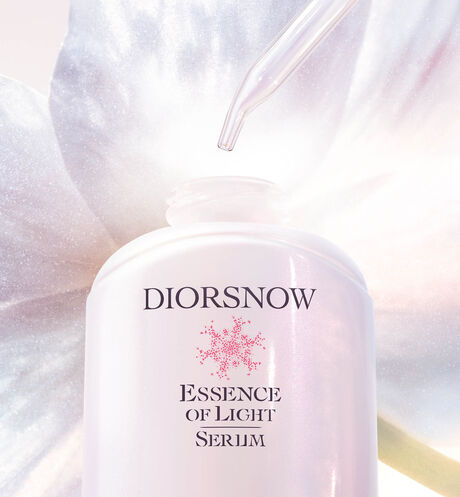 Dior - Diorsnow Essence of Light Serum Brightening milk serum - 5 Open gallery
