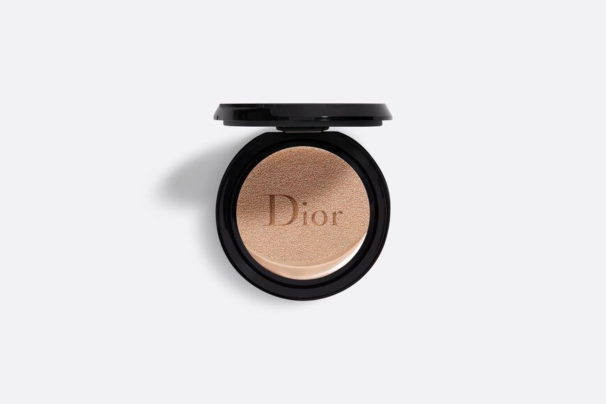 Dior - Dior Forever Couture Perfect Cushion 24h wear* - high perfection & luminous matte finish - skin-caring fresh foundation - 24h hydration** - spf 35 - pa+++ refill
* instrumental test on 20 women.
** instrumental test on 11 women. - 19 Open gallery