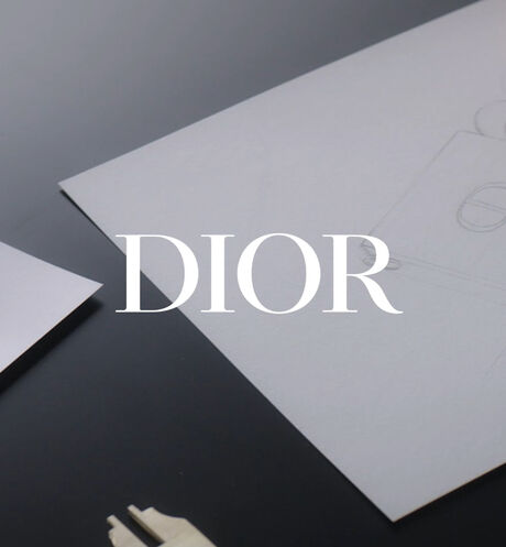 Image product Rouge Dior Minaudiere - The Atelier of Dreams Limited Edition 3 Open player