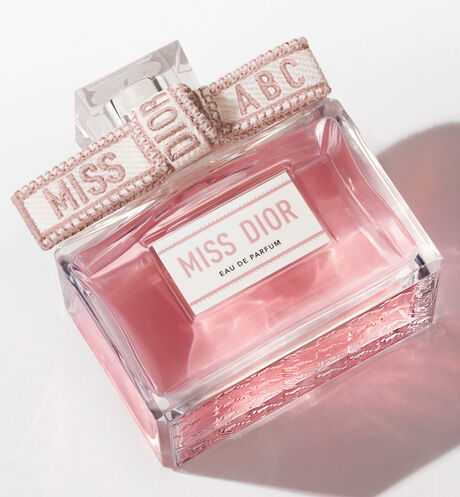 Dior - Miss Dior Eau de Parfum Personalizable Eau de parfum - notas florales y sensuales - frasco personalizable - 2 aria_openGallery
