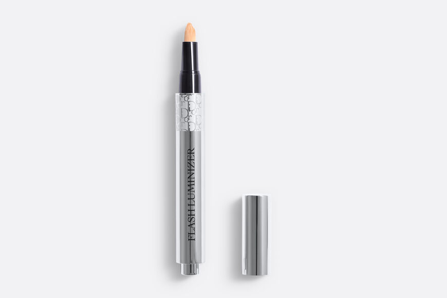 Dior - Flash Luminizer Radiance booster pen - 2 Open gallery
