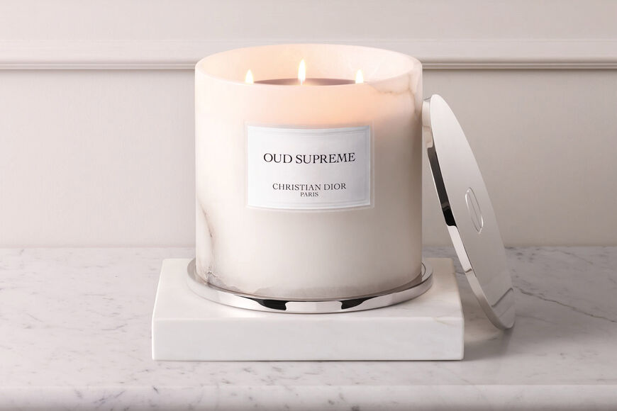 Dior - Oud Supreme Giant Candle - Limited Edition Alabaster scented candle - warm and woody notes - 1.5 kg Open gallery