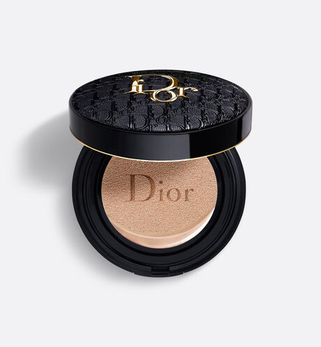 Dior - Dior Forever Perfect Cushion - Edición Limitada Diormania Gold Fondo de maquillaje fresco - 24 h de duración* e hidratación** - acabado mate luminoso