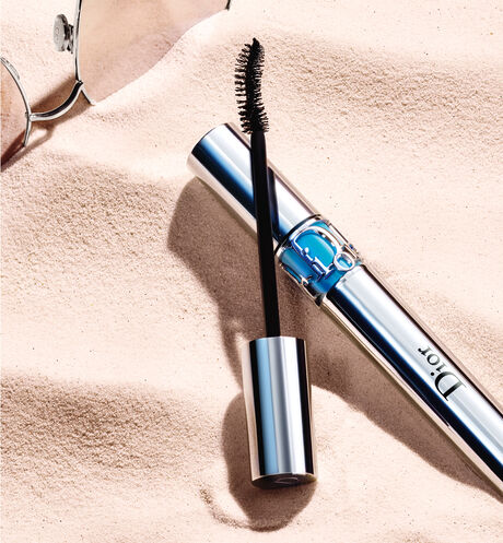 Dior - Diorshow Iconic Overcurl Waterproof Waterproof mascara - spectacular 24h volume & curl - lash-fortifying care effect - 5 Open gallery