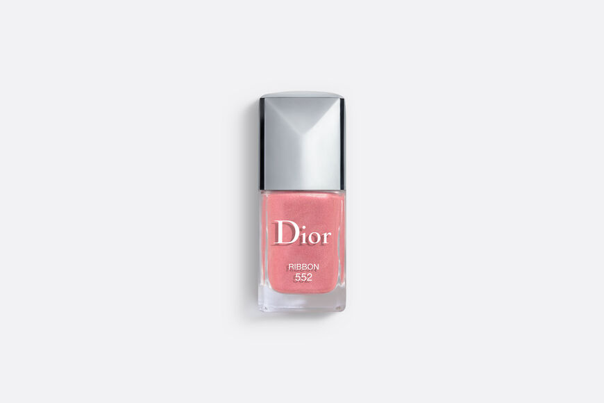 Dior - Dior Vernis Nail lacquer - couture colour - shine and long wear - gel effect - protective nail care - 12 Open gallery