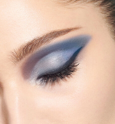 Dior - 5 Couleurs Couture - Velvet Limited Edition Eyeshadow wardrobe - high color - creamy powder - long wear - 2 Open gallery