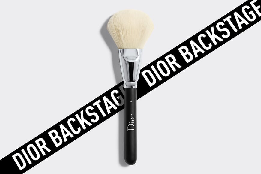 Dior - Dior Backstage Powder Brush N°14 Brocha para polvos n° 14 aria_openGallery