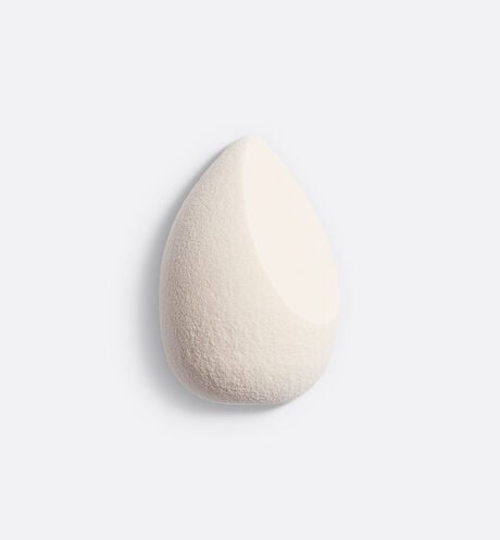 Dior - Backstage Blender Fluid foundation sponge - bevel-shaped - buildable coverage