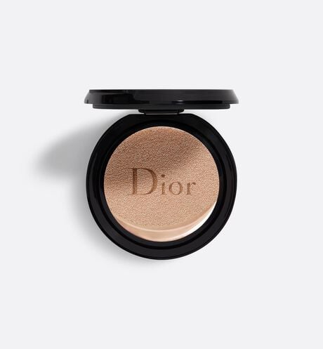 Dior - Dior Forever Couture Perfect Cushion 24h wear* - high perfection & luminous matte finish - skin-caring fresh foundation - 24h hydration** - spf 35 - pa+++ refill
* instrumental test on 20 women.
** instrumental test on 11 women.