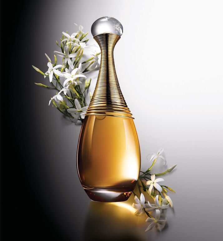 With Its First-Ever Water-Based Fragrance, Dior Unveils a New J'adore to  Meet the Moment