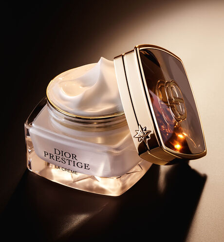 Dior - Dior Prestige La Crème Texture Essentielle Anti-aging intensive repairing creme - all skin types - 7 Open gallery