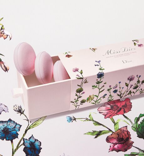 1万円以内で女性にプレゼント おすすめ15選 ハイブランド 家電も 1万円以内で女性にプレゼント おすすめ15選 ハイブランド 家電も