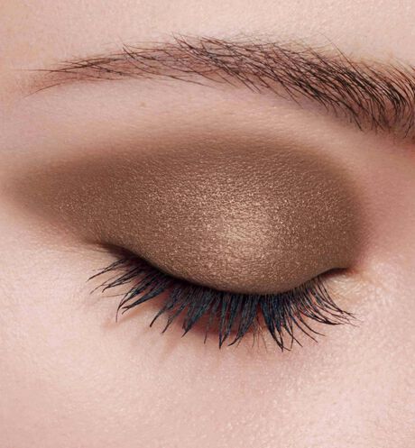 Dior - Mono Couleur Couture High-color eyeshadow - long-wear spectacular finish - 32 Open gallery