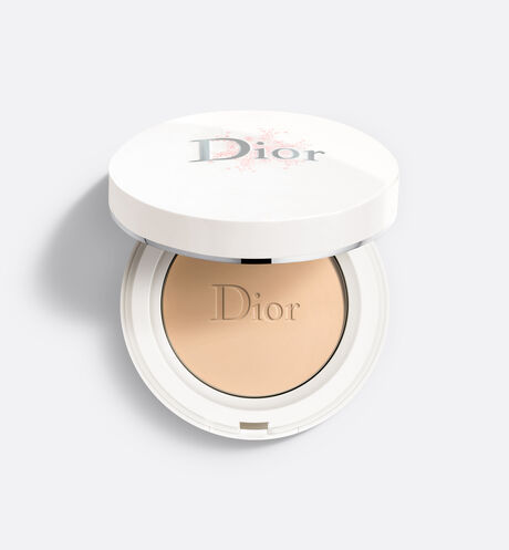 Dior - Diorsnow Perfect Light Compact Осветляющая тональная основа-пудра - удерживает влагу - spf 10 pa+