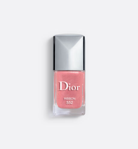Dior - Dior Vernis Nail lacquer - couture colour - shine and long wear - gel effect - protective nail care