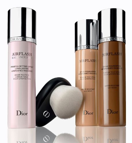 Dior - Dior Backstage Buffing Brush N°18 fluid foundation brush professional airbrushed finish - 3 Open gallery