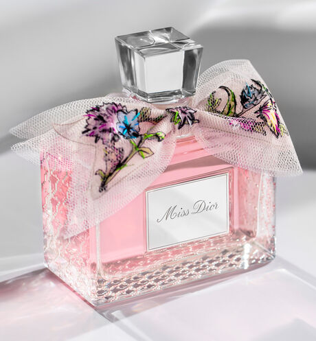Dior - Miss Dior Eau de Parfum - édition d'exception Eau de parfum - notes fleuries et fraîches - écrin malle extraordinaire - 3 Ouverture de la galerie d'images